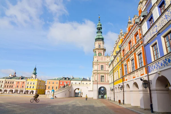 市政厅、 主广场 (rynek 巡演)、 扎莫希奇、 波兰 — 图库照片