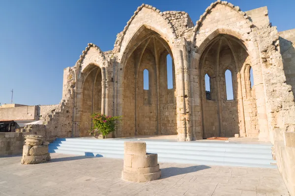 Rovine della basilica romanica, centro storico di Rodi, Grecia — Foto Stock