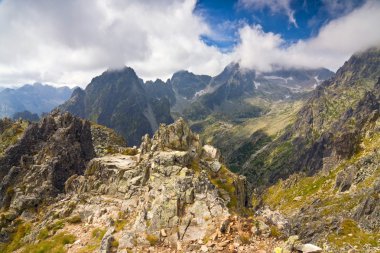 Rocky Dağları lomnicke sedlo üzerinden görülen yüksek tatras, Slovakya göster