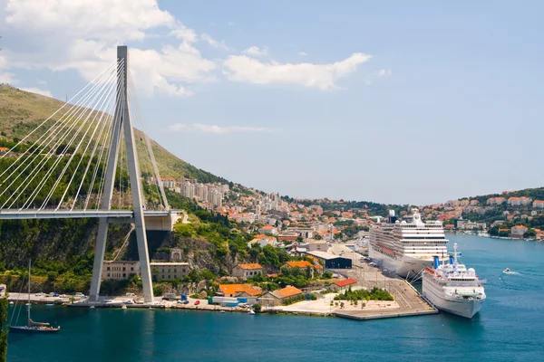 Bridge in the coastal town of Dubrovnik in Croatia — Stock Photo, Image