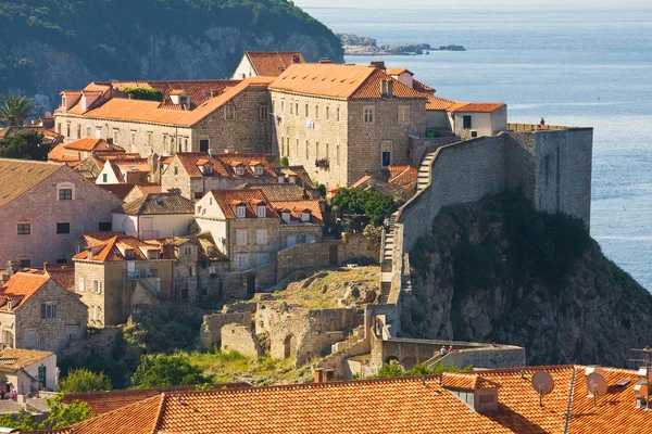 Dubrovniks gamla stan tak på sunse — Stockfoto