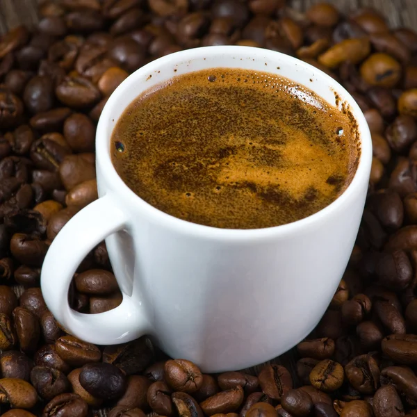 Taza llena de café — Foto de Stock