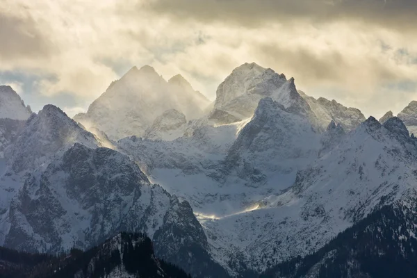 Unheimlichkeit Berglandschaft, Tatry, Polen — Stockfoto