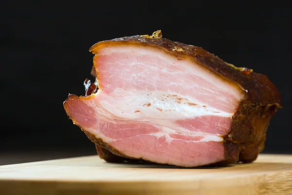 Carne de porco embrulhada em bacon — Fotografia de Stock