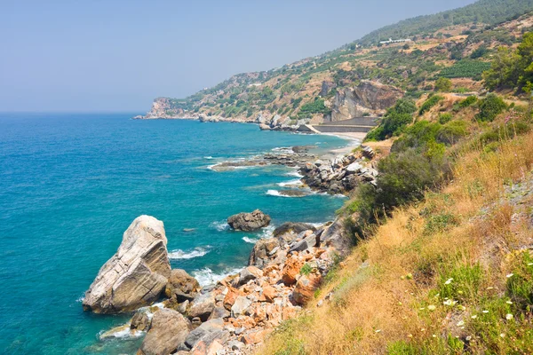 Turquoise kust van Turkije in de buurt van alanya — Stockfoto