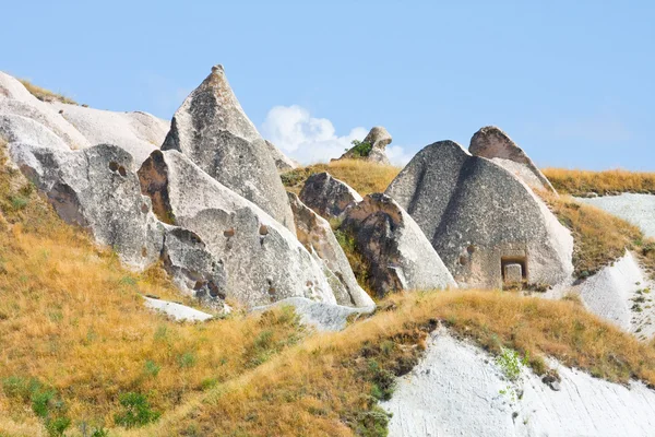 Ortahisar cave city in Capapdocia, Turquía — Foto de Stock