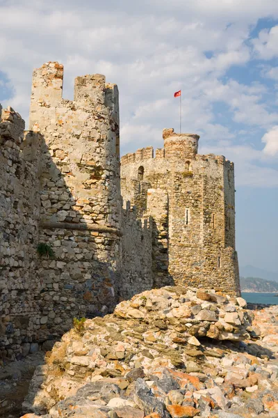 Maumere vár és a tenger közelében Anamur, Törökország — Stock Fotó