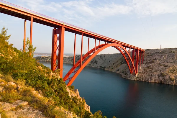Kırmızı maslenica Köprüsü, Hırvatistan — Stok fotoğraf