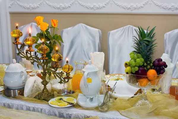 Conjunto de mesa para uma festa de evento ou recepção de casamento — Fotografia de Stock