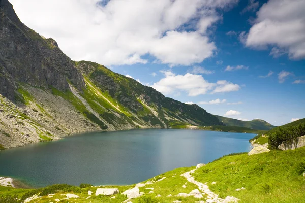 Czarny staw gasienicowy, Tatra mountain, Polen — Stockfoto