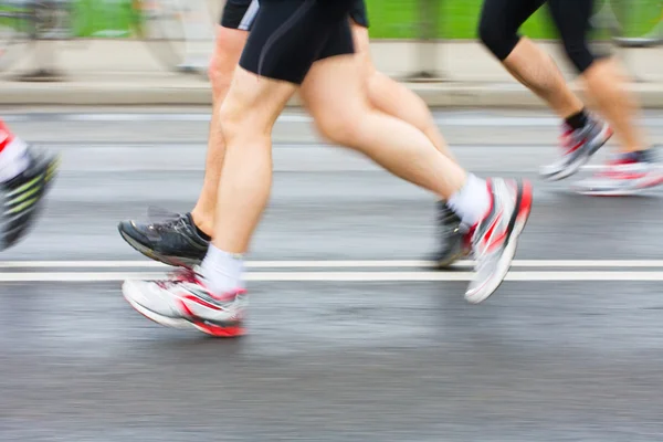 Correr en maratón de la ciudad —  Fotos de Stock