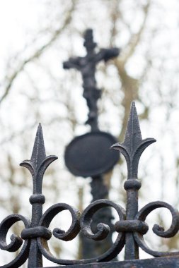 Mermer Mezar kış çarmıhta