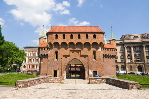 Portão para Cracóvia - o barbican mais bem preservado da Europa, Polônia — Fotografia de Stock