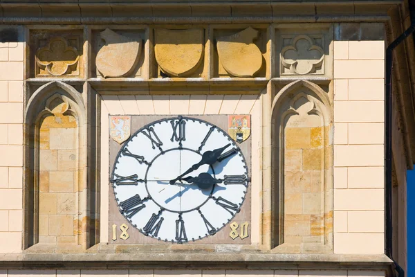 Oude klokkentoren in Praag middeleeuwse stad — Stockfoto