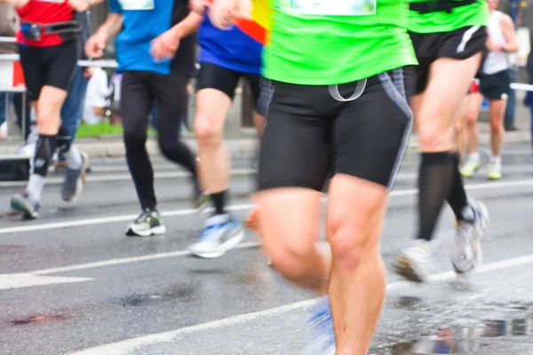 Running in city marathon — Stock Photo, Image