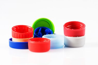 Beyaz arka plan üzerinde izole Şişe kapakları