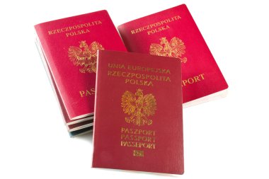 Beyaz arka plan üzerinde Pasaportlar