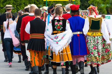 Lochow, Polonya-25 Haziran 2011: Uluslararası Folklor toplantıları 