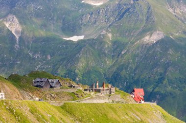 Transfagarasan dağ yolu, Romen Karpatlar