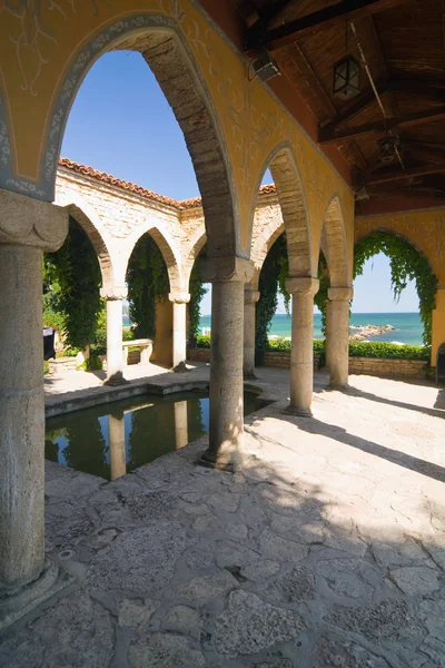 Roman bath in the yard of Balchik palace , Bulgaria — Stock Photo, Image