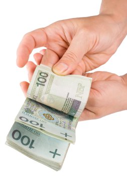 Beyaz arka planda izole edilmiş para ile el