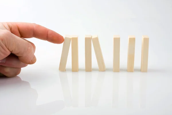 Stoppen van het domino-effect — Stockfoto