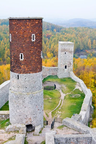 中世の城 checiny、ポーランド. — Stockfoto