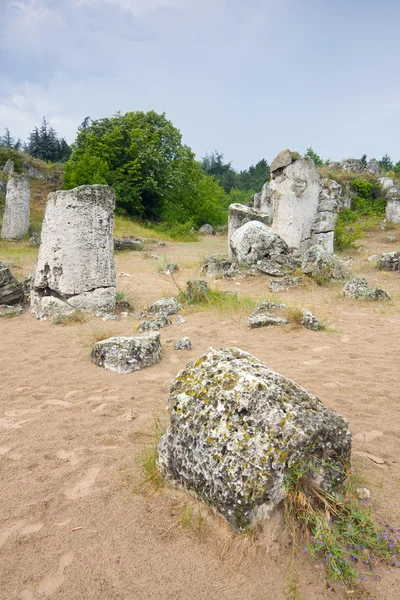 Zjawisko formacje skalne w Bułgarii wokół Bełosław - pobiti kaman — Zdjęcie stockowe