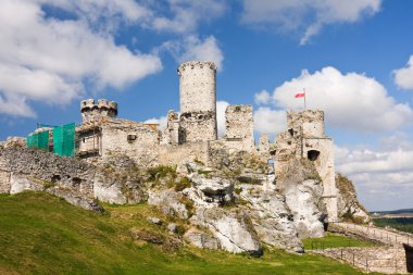 ogrodzieniec Kalesi, Polonya.