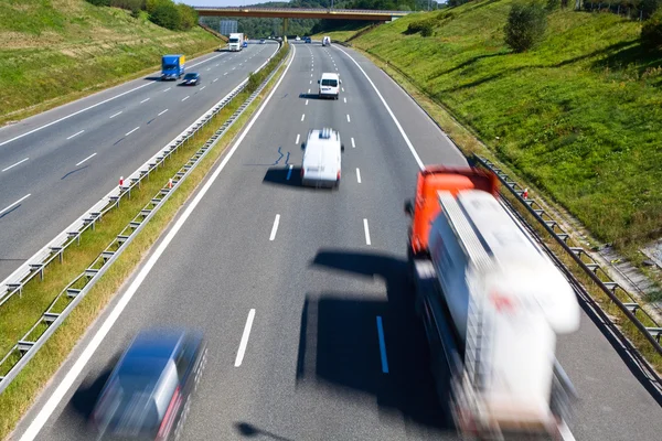 Traffic on a highway — Stock Photo, Image