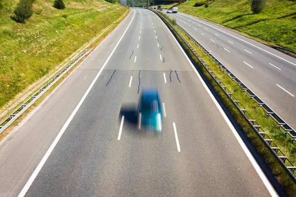 高速道路の交通は — ストック写真