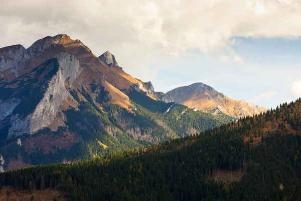 Groza góra krajobraz, tatry, Polska — Zdjęcie stockowe