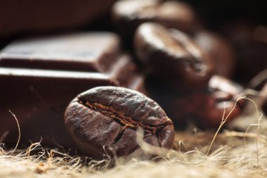 çikolata ve kahve çekirdekleri, sığ dof yakın çekim