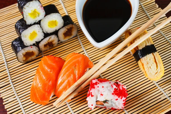 Japanese seafood sushi — Stock Photo, Image