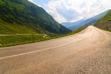 Transfagarasan dağ yolu, Romen Karpatlar 