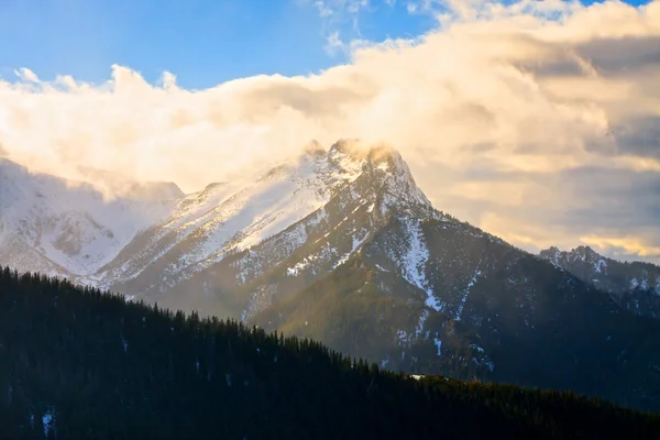 Hala Gasienicowa, paisaje invernal, altas montañas de Tatra —  Fotos de Stock