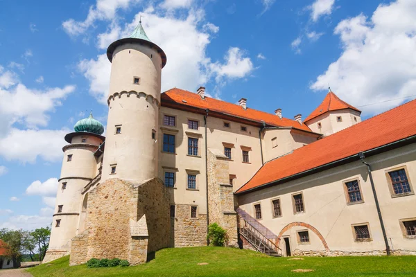 Visa nowy wisnicz Castle, Polen — Stockfoto