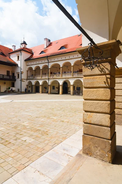 Binnenplaats van Künzell kasteel, Polen — Stockfoto