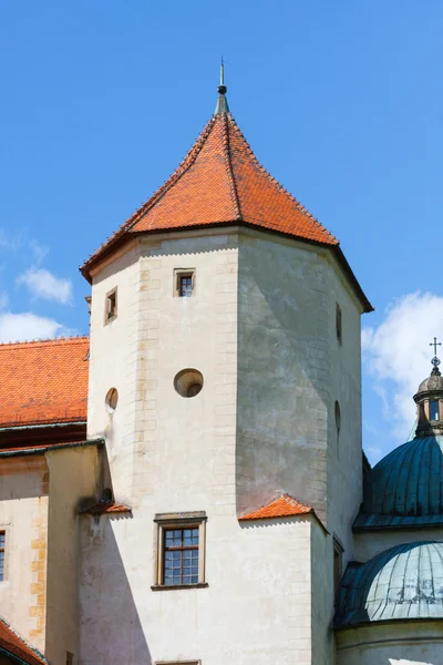 Vista del castillo de Nowy Wisnicz, Polonia —  Fotos de Stock