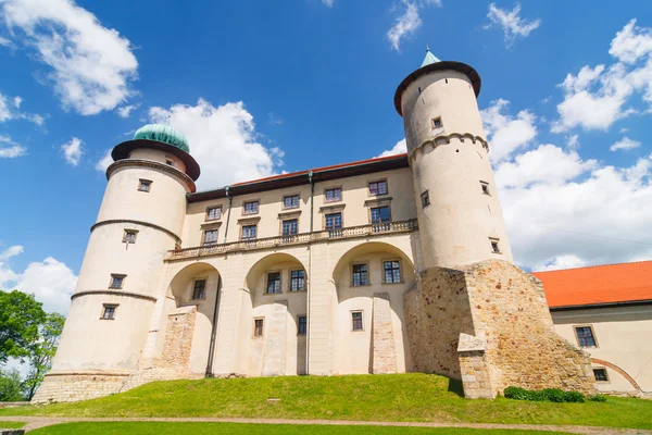 Visa nowy wisnicz Castle, Polen — Stockfoto