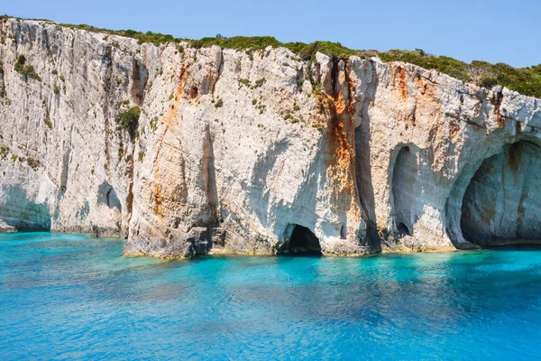 Belles grottes bleues sur l'île de Zakynthos, Grèce — Photo