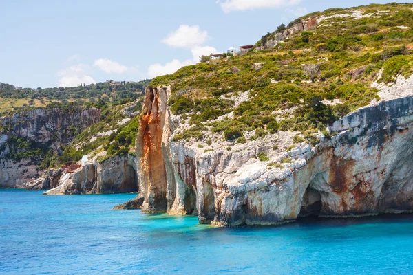 Piękne błękitne jaskinie na wyspie zakynthos, Grecja — Zdjęcie stockowe