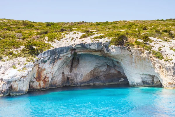 Belas cavernas azuis na ilha de Zakynthos, Grécia — Fotografia de Stock