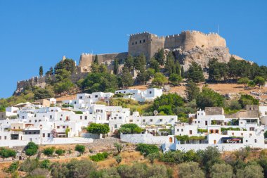 Lindos, Rodos Adası üzerinde yukarıda kale 