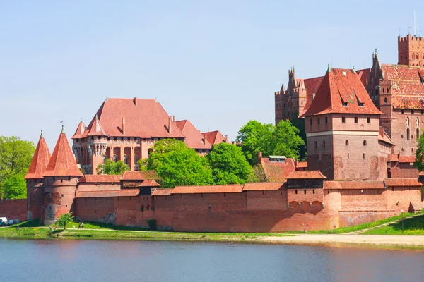 马尔堡城堡前, 波莫瑞地区波兰 — 图库照片