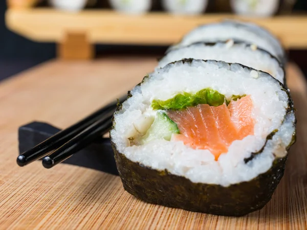 Närbild av sushi, japanska skaldjur — Stockfoto
