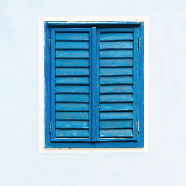 Janelas e persianas, de perto — Fotografia de Stock