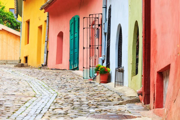 Medieval street view in Sighisoara founded by saxon colonists in XIII century, Romania — Stock Photo, Image