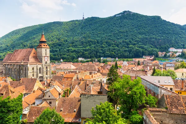 Luchtfoto van de oude stad, brasov, Transsylvanië, Roemenië — Stockfoto