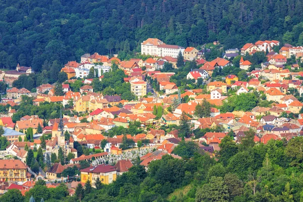 旧镇，布拉索夫，特兰西瓦尼亚，罗马尼亚的鸟瞰图 — 图库照片